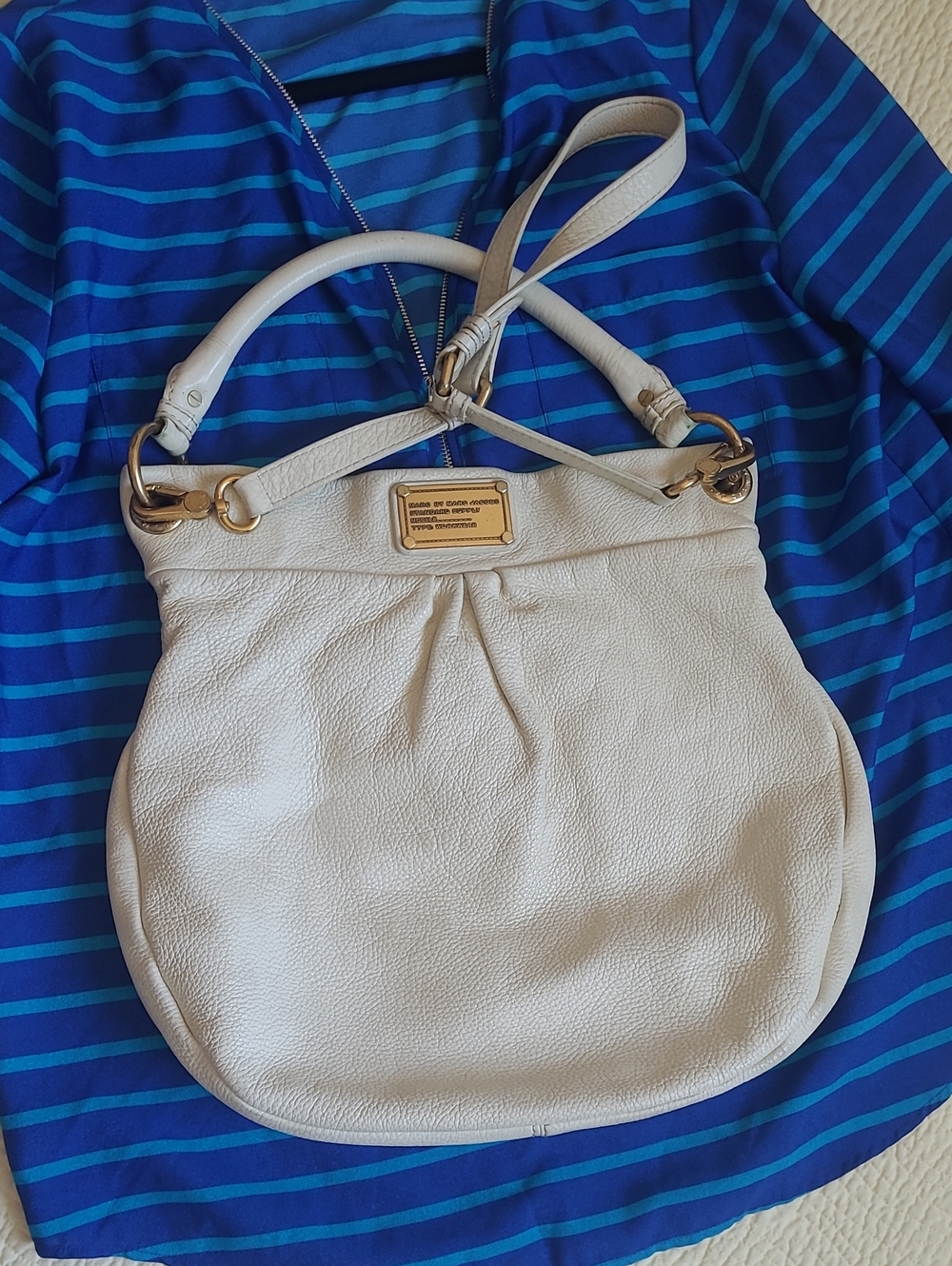 Marc by Marc Jacobs Cream Pebbled Leather Shoulder Bag with Gold Hardware